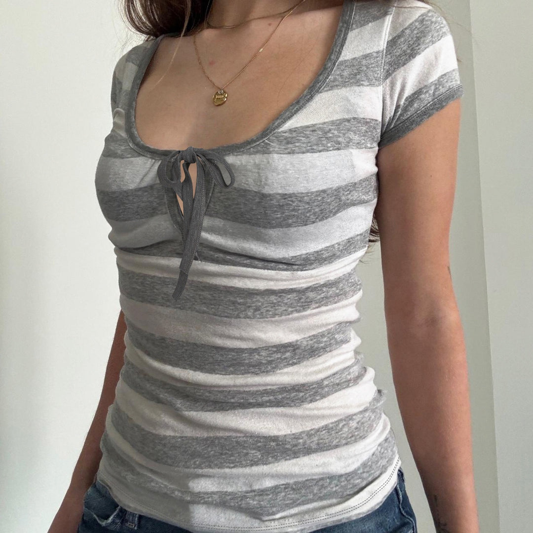 Damen Kurzarm T-Shirt mit verspieltem Schnürdetail Drune