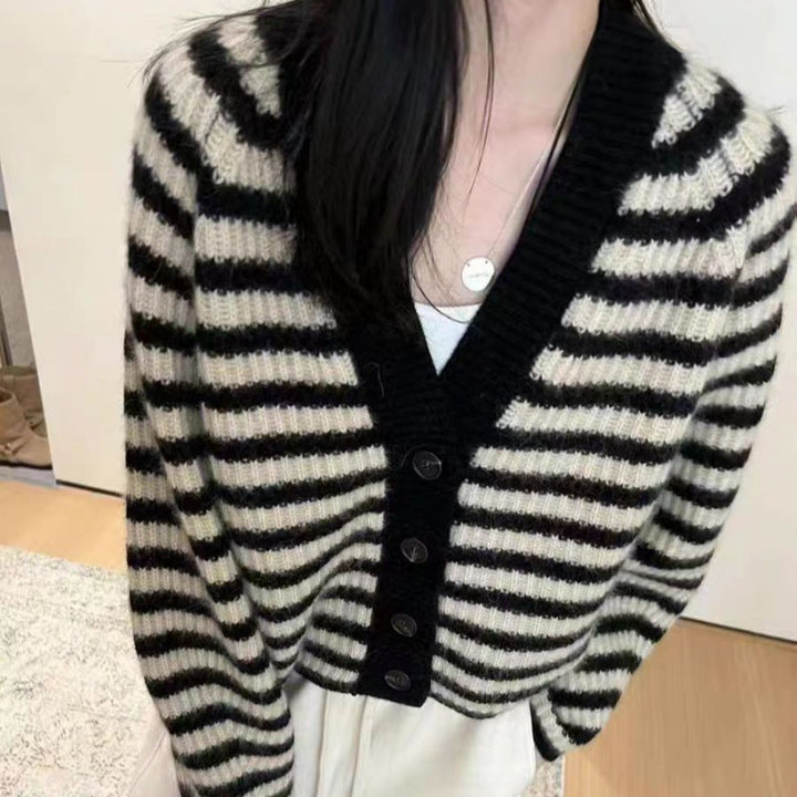 Damen gestreifte Strickjacke mit weitem Schnitt und Knopfdetails Drune