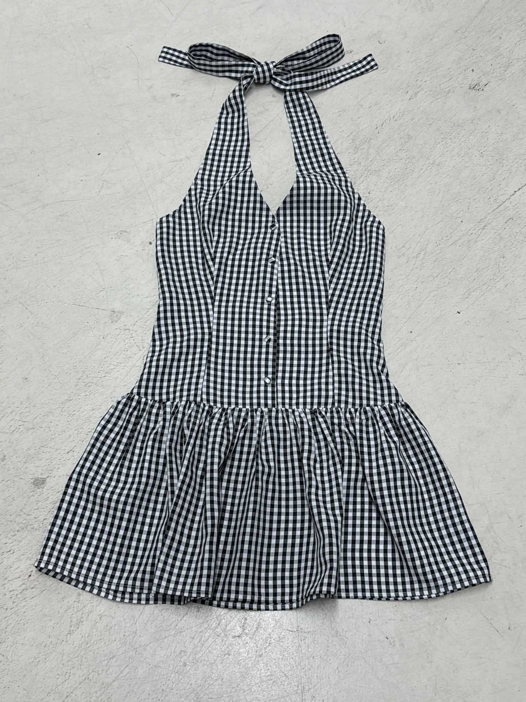Damen V-Ausschnitt Kleid mit schwingendem Saum und Knopfdetails Drune