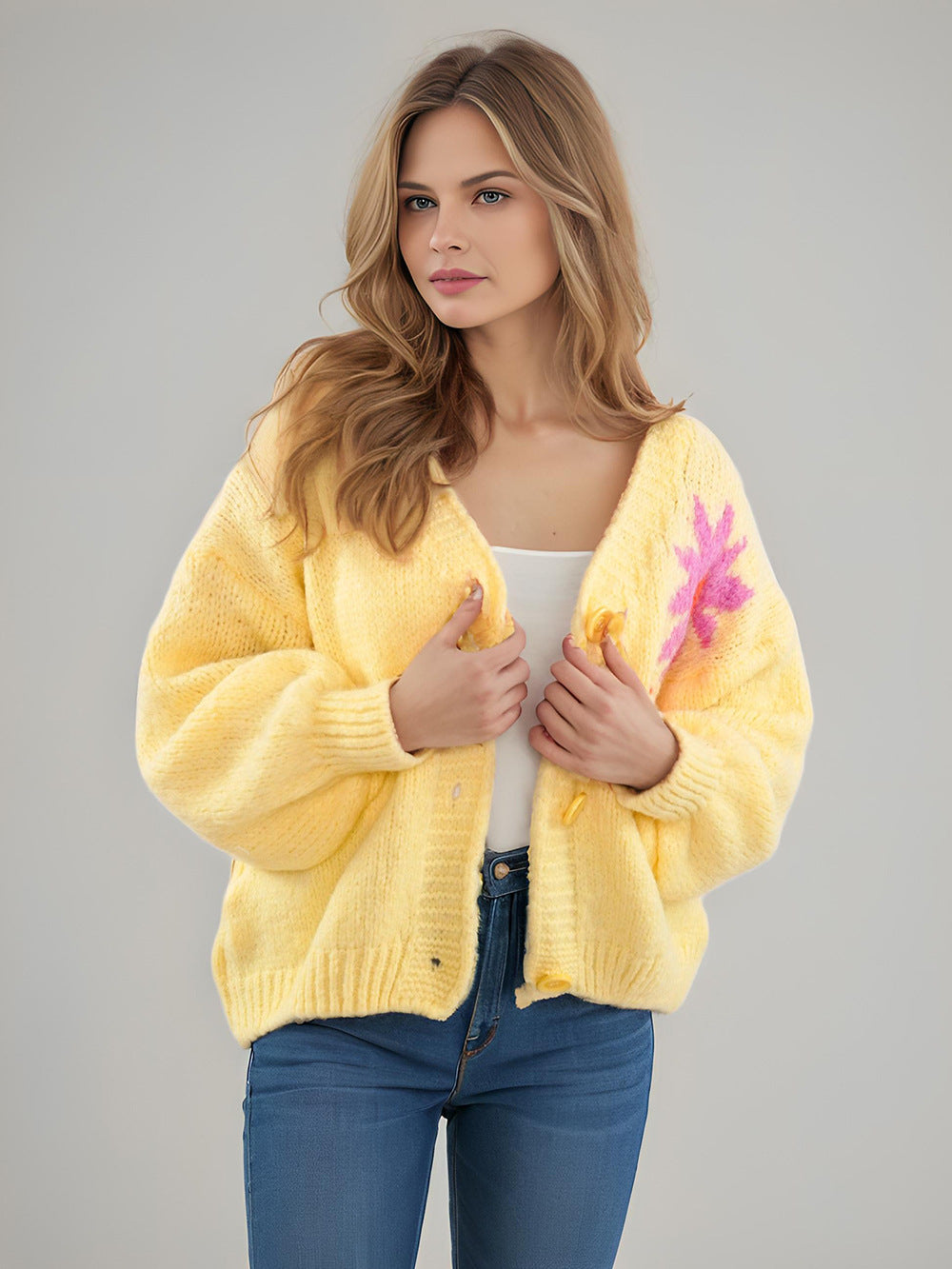 Damen verspielte Strickjacke mit buntem Blumenmotiv und großen Knöpfen Drune