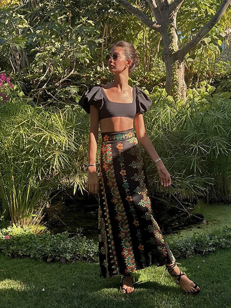 Damen Zweiteiliges Outfit mit kurzem Oberteil und floralem Maxirock Drune