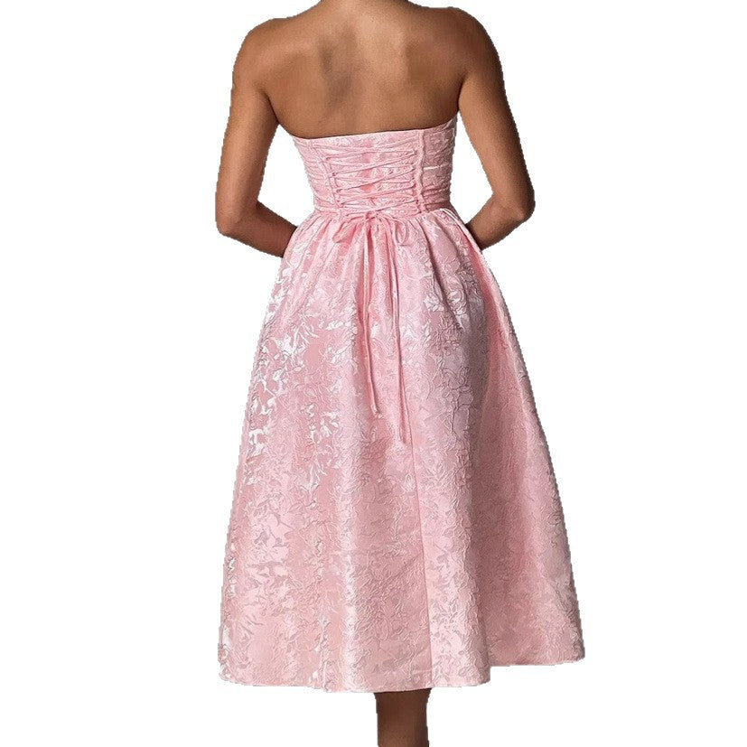 Damen Cocktailkleid mit schimmerndem Stoff und figurbetontem Oberteil Drune