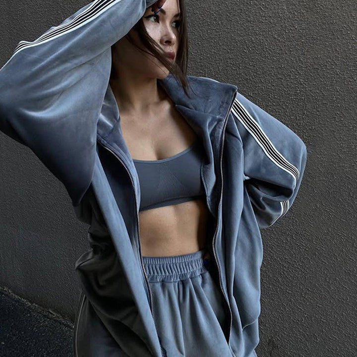 Damen Sportlicher Veloursanzug mit cropped Jacke und Shorts Drune