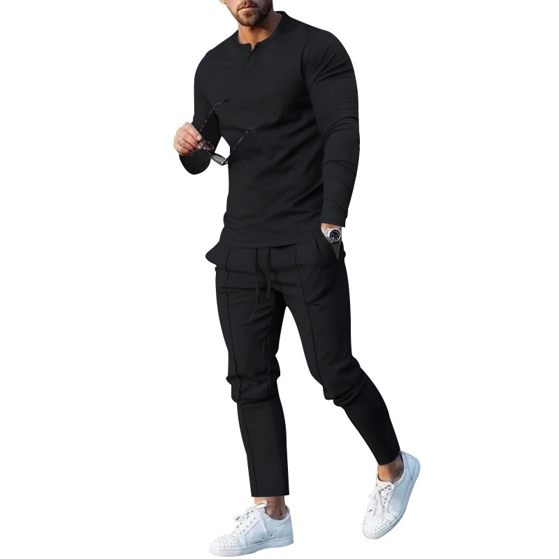 Herren athletisches Freizeit-Ensemble mit langärmligem Henley-Oberteil und bequemen Jogginghosen Drune