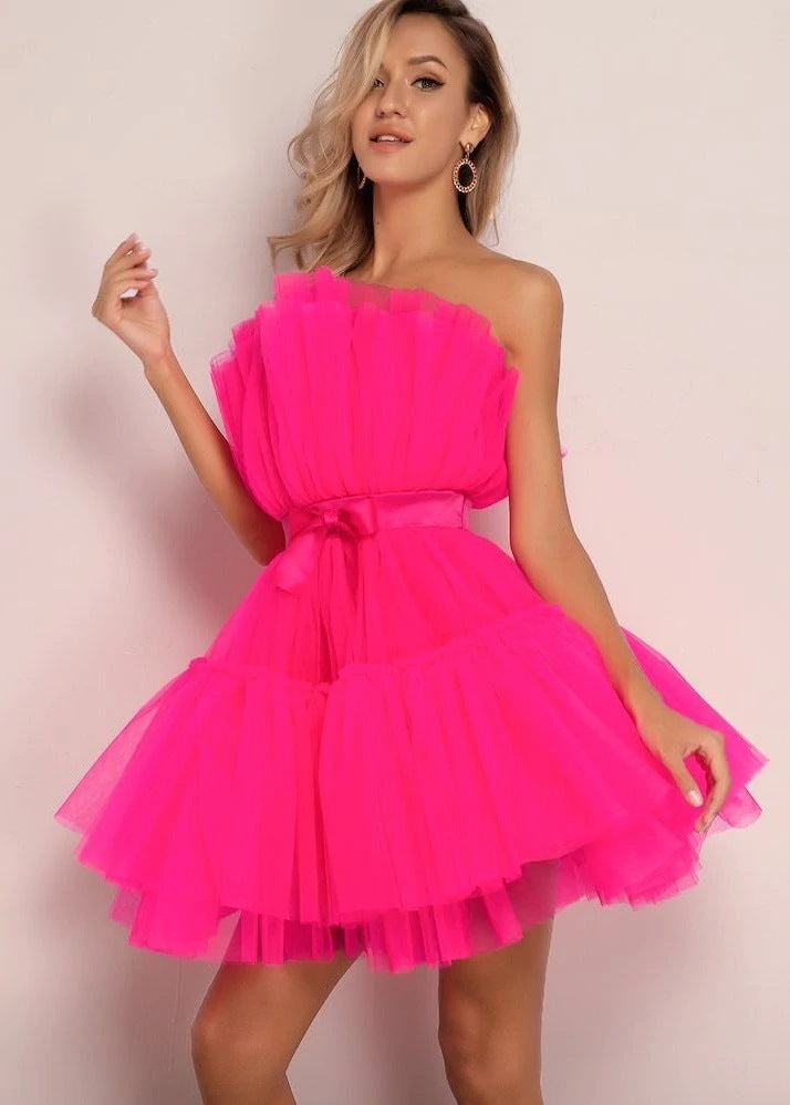 Damen Mini-Kleid mit asymmetrischem Schnitt und voluminösen Rüschendetails Drune