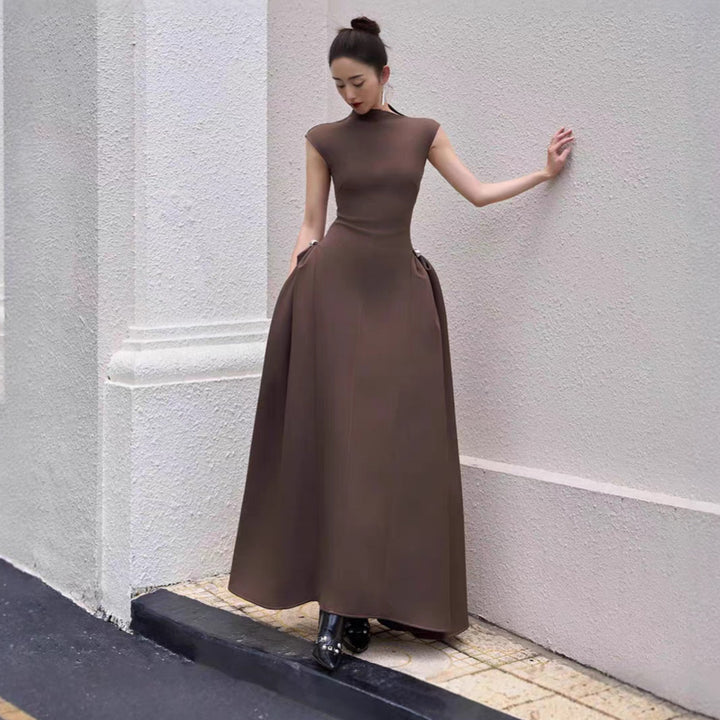 Damen elegantes bodenlanges Kleid mit außergewöhnlichem Kragen und innovativer Silhouette Drune