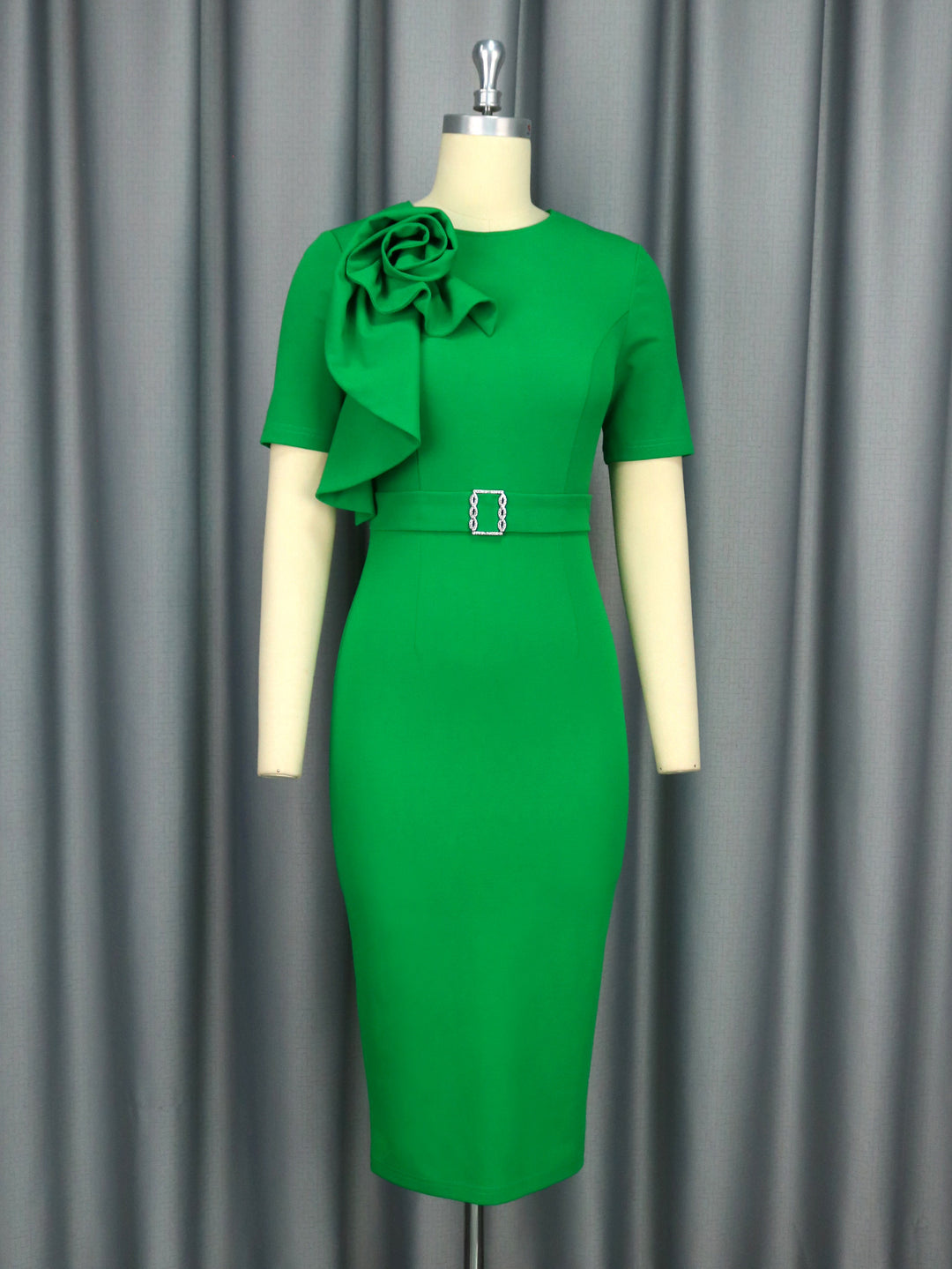 Damen Figurbetontes Kleid mit waisted Gürtel und origineller Blütenapplikation Drune