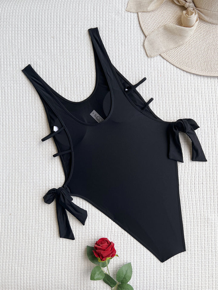 Damen Hochgeschnittener Badeanzug mit eleganten Schnürdetails Drune