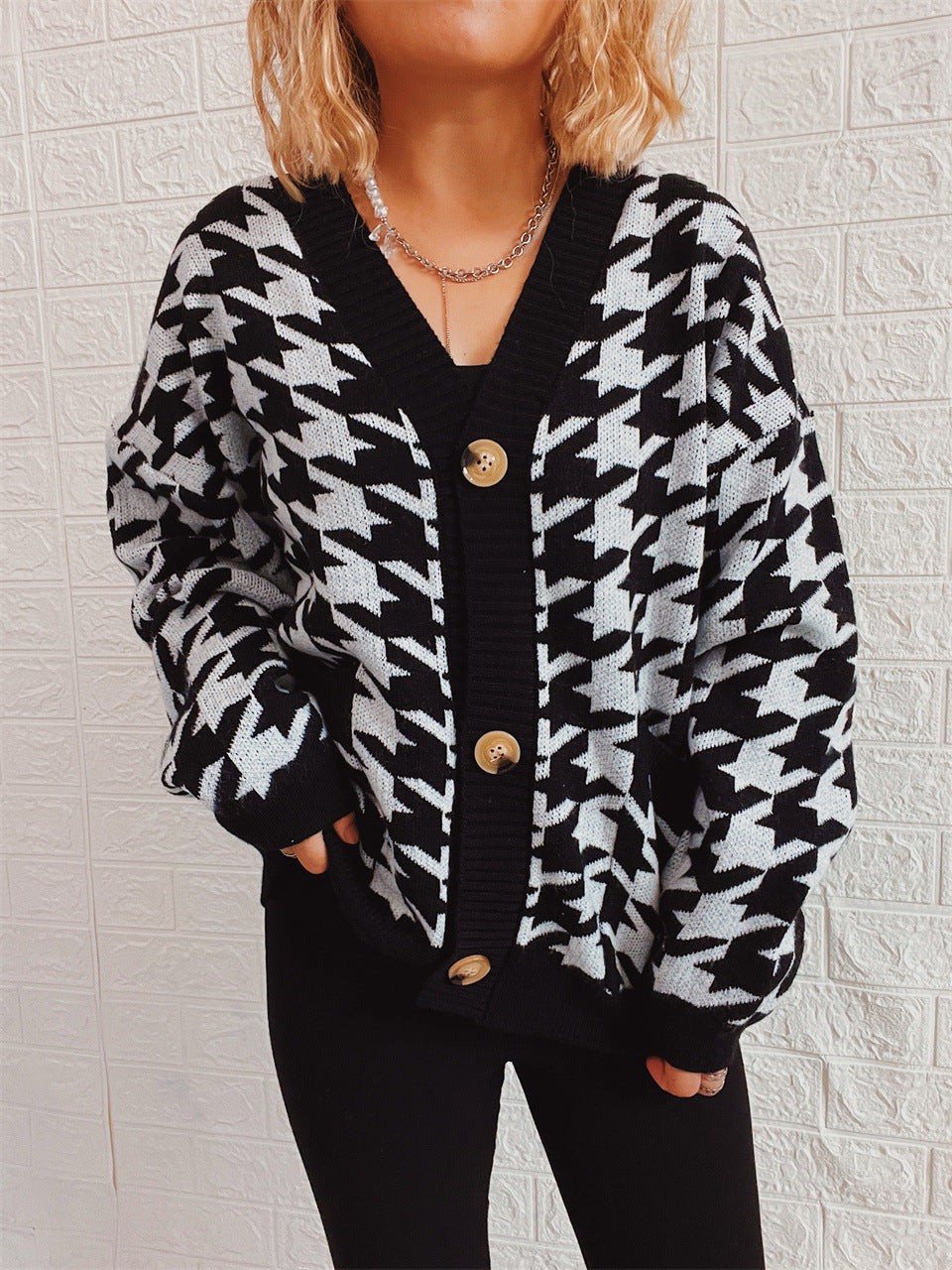 Damen lässige Strickjacke mit modernem Hundezahlenmuster Drune