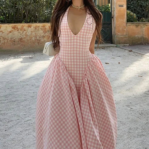 Damen Maxikleid mit elegantem V-Ausschnitt und fließendem Tellerrock Drune