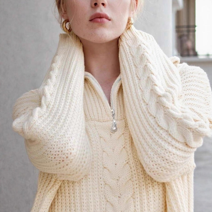 Damen Grobstrickpullover mit seitlichem Reißverschluss und Detailliertem Zopfmuster Drune