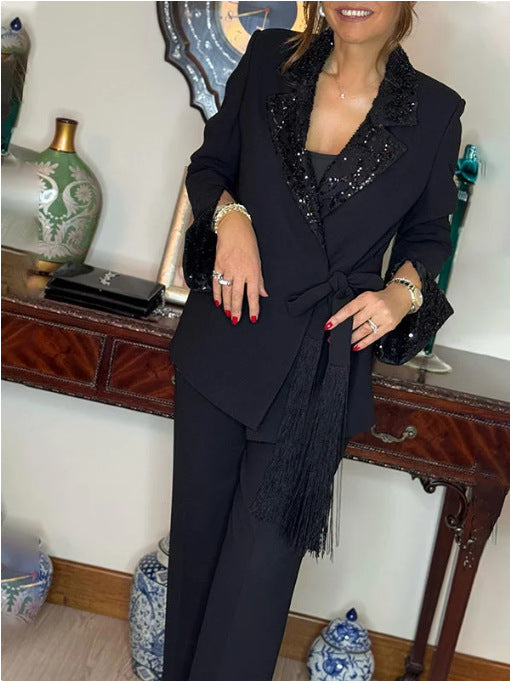 Damen Eleganter Gürtelanzug mit schimmerndem Revers Drune
