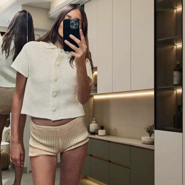 Damen Kurzärmliges Oberteil mit Knopfdetails und passendem Shorts-Set Drune