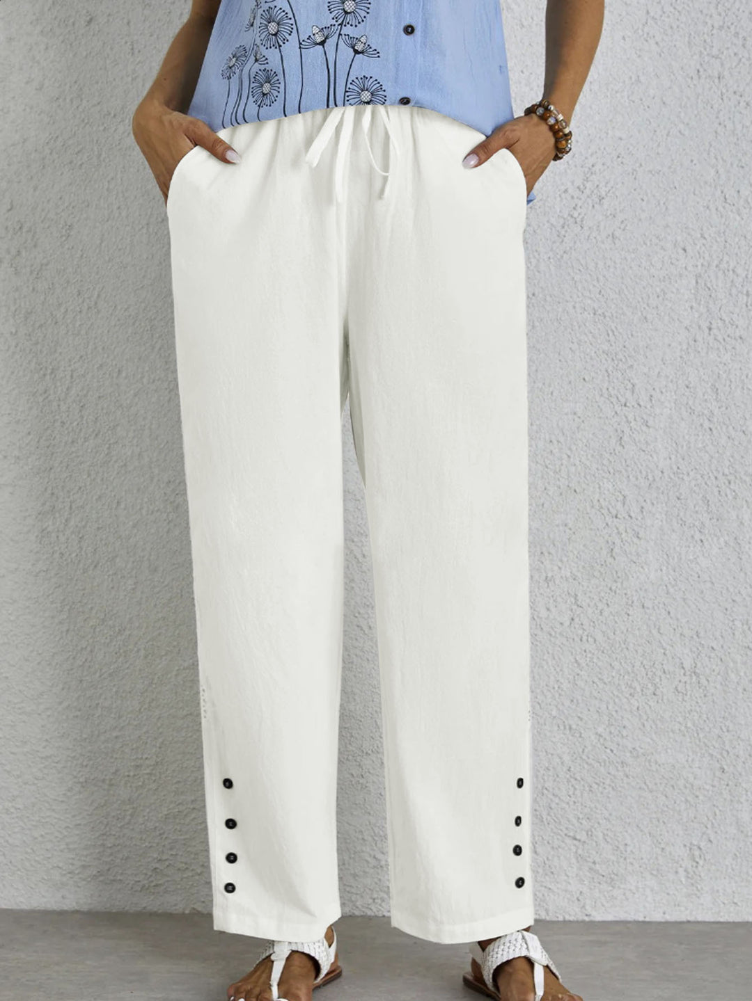 Damen weite Sommerhose mit elastischem Taillenbund und seitlichen Knopfdetails Drune