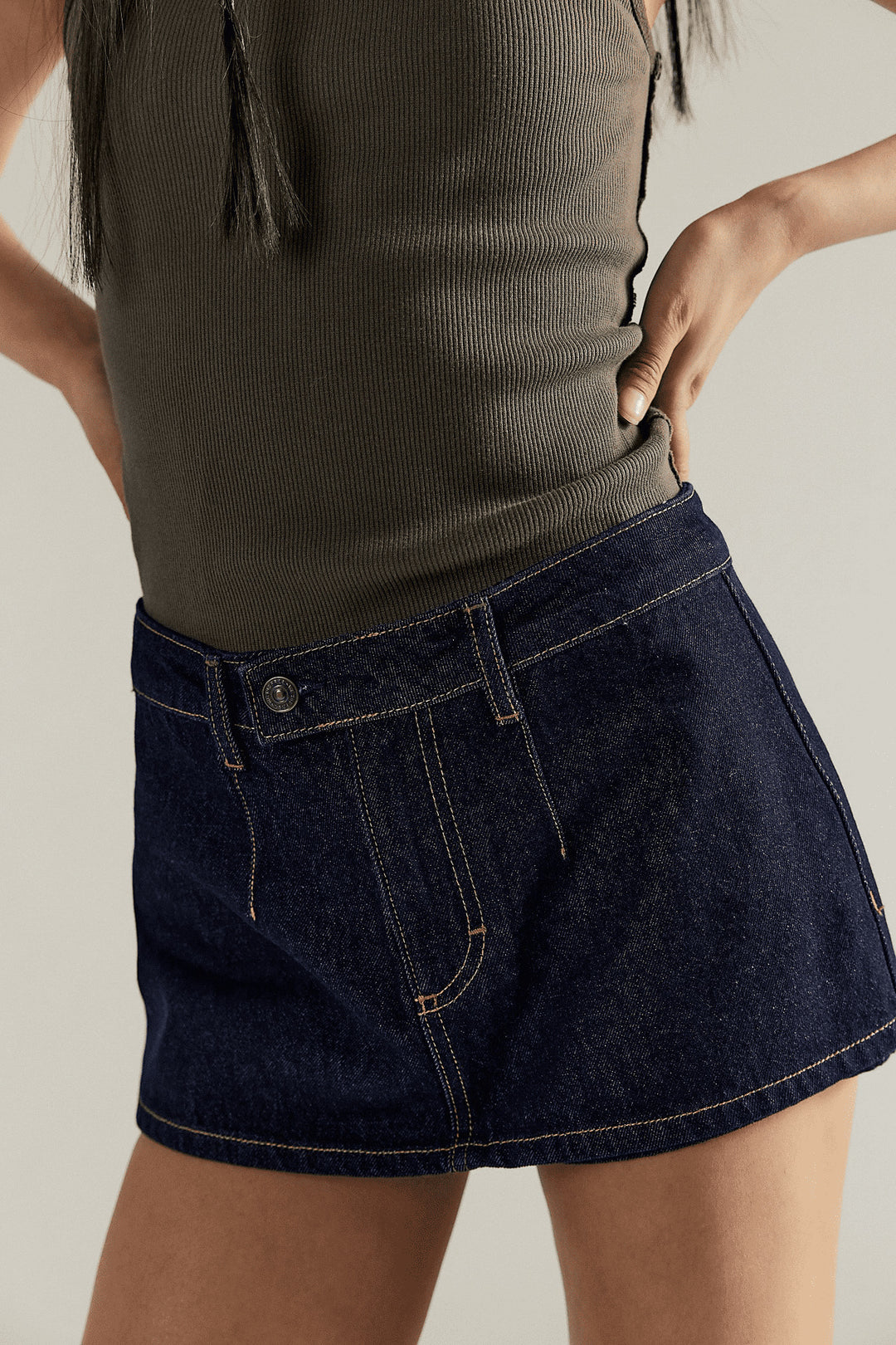 Damen Denim-Minirock mit fransigem Saum und lässigem Schnitt Drune
