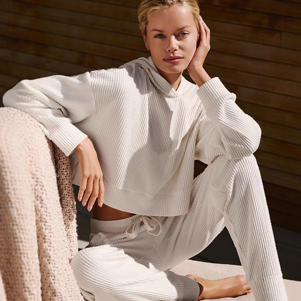 Damen lässiger cropped Hoodie und feine Jogginghose Drune