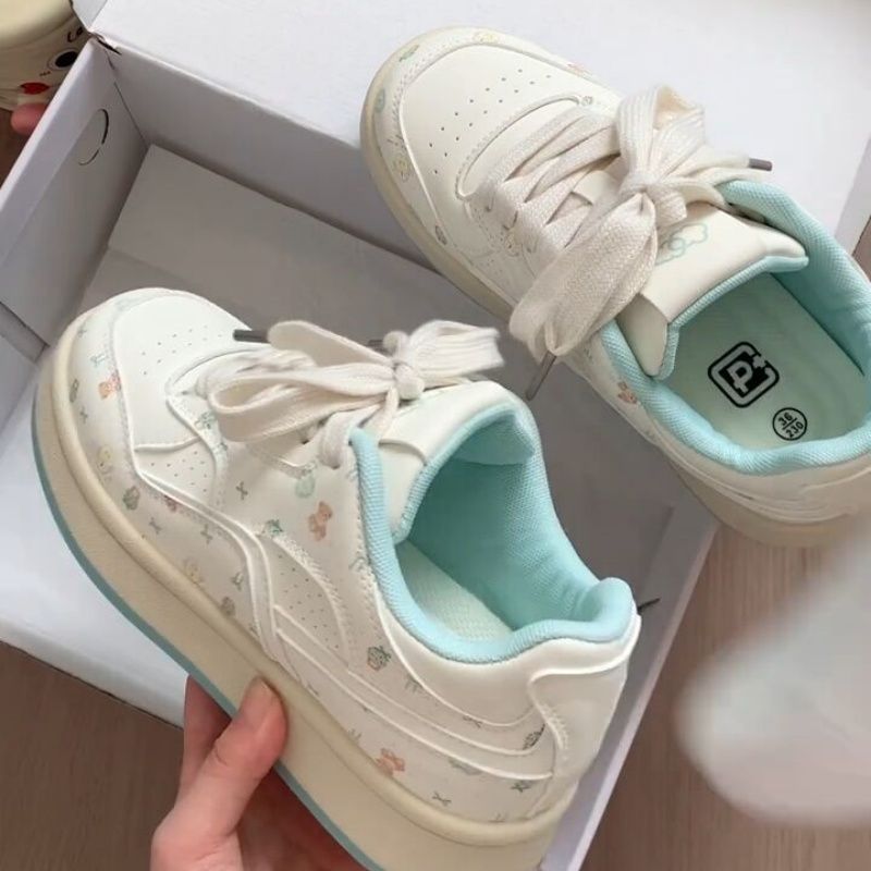 Damen Bequeme Freizeitsneaker mit floralem Design Drune