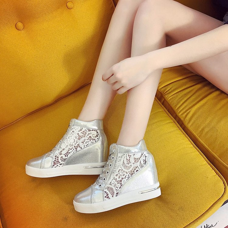 Damen Wedge-Sneaker mit modischem Spitzen-Detail und lässigem Metallic-Finish Drune