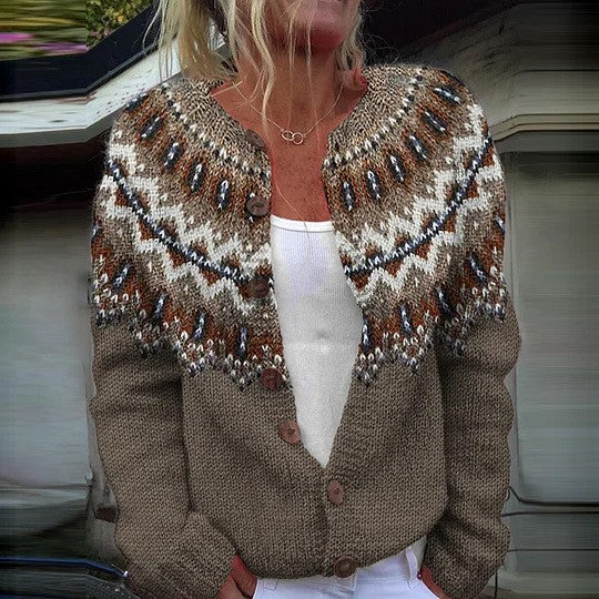 Damen nan gemusterte Strickjacke mit Rundpasse, Holzknöpfen und Eingrifftaschen Drune