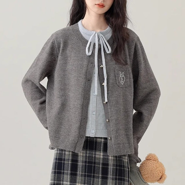 Damen Strickjacke mit dekorativen Knöpfen und hochwertiger Stickerei Drune