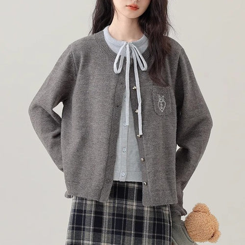 Damen Strickjacke mit dekorativen Knöpfen und hochwertiger Stickerei Drune
