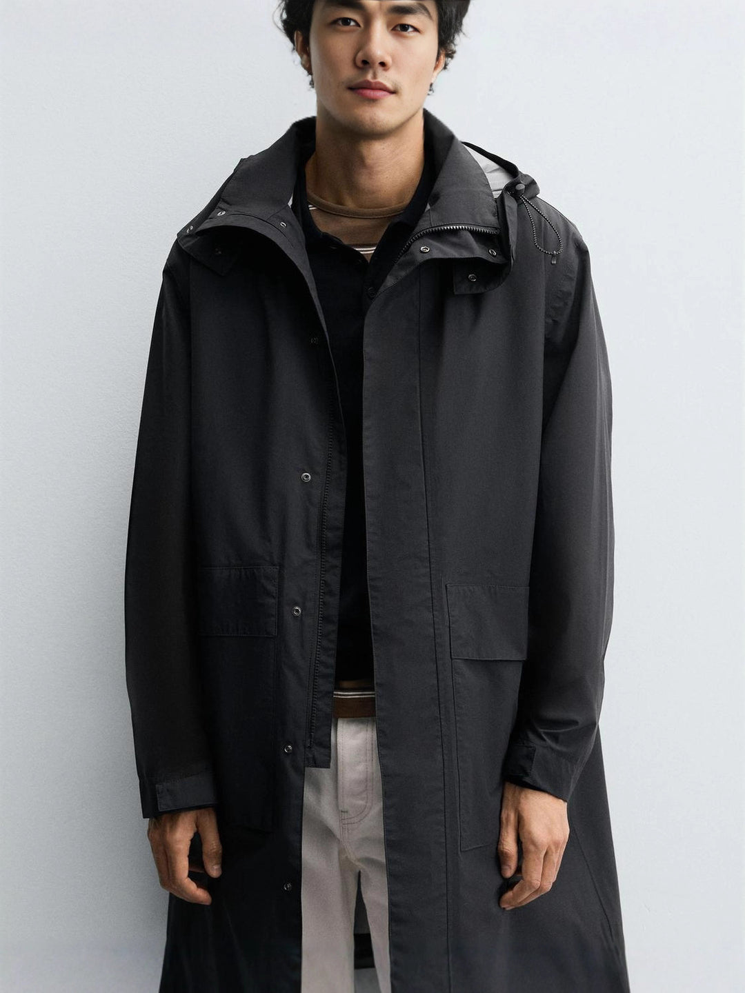 Herren winddichte Regenjacke mit verstellbarem Kapuzenkragen und großen Taschen Drune