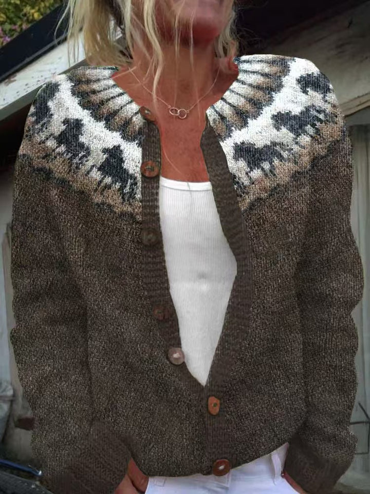 Damen nan gemusterte Strickjacke mit Rundpasse, Holzknöpfen und Eingrifftaschen Drune