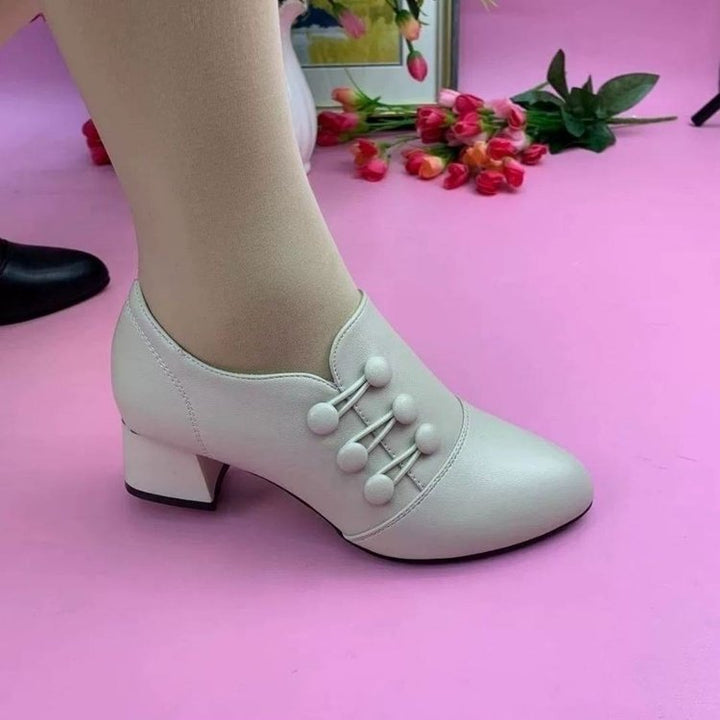 Damen Elegante Heels mit dekorativen Knopfdetails und modernem Blockabsatz Drune
