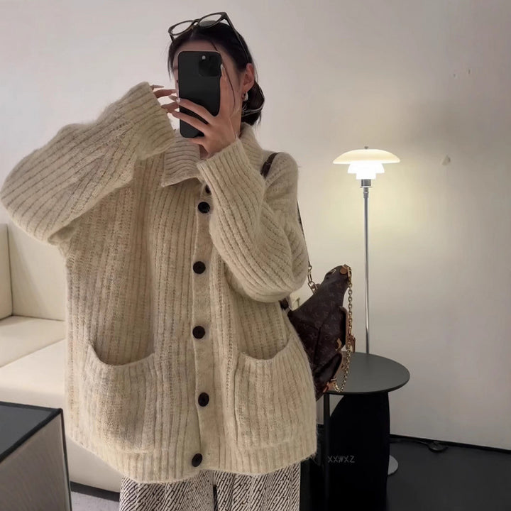 Damen Strickjacke mit tiefem V-Ausschnitt und praktischen Taschen Drune