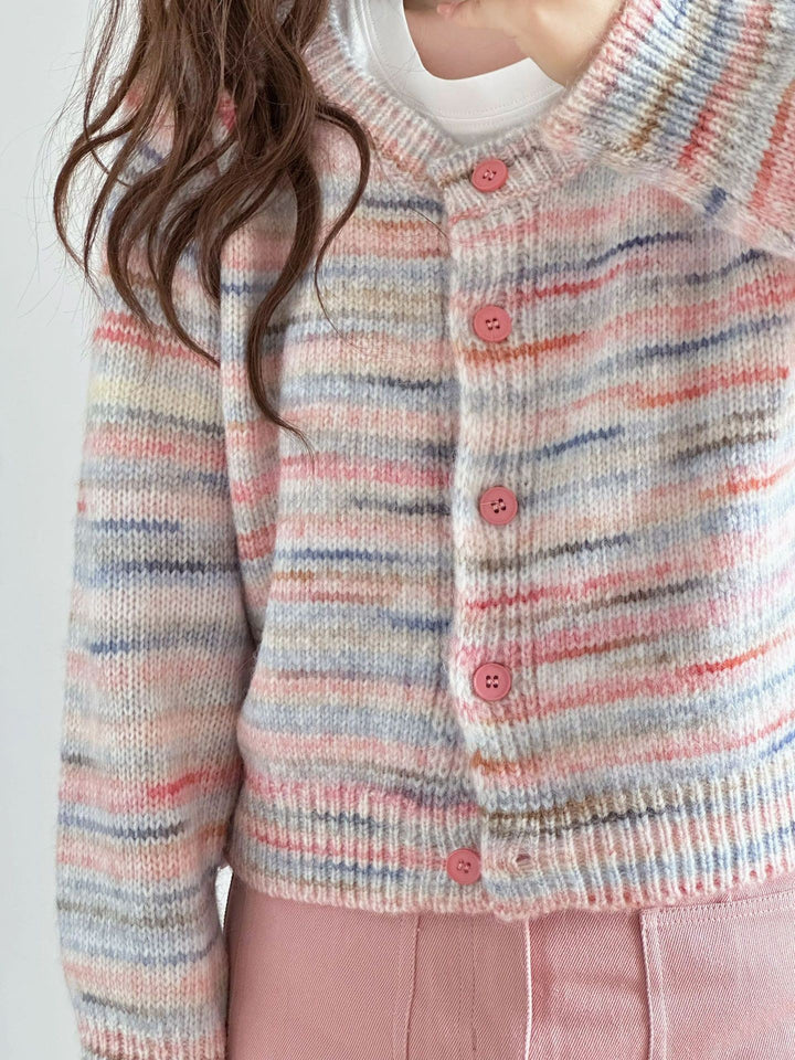 Damen Strickjacke mit buntem Muster und zarten Knöpfen Drune