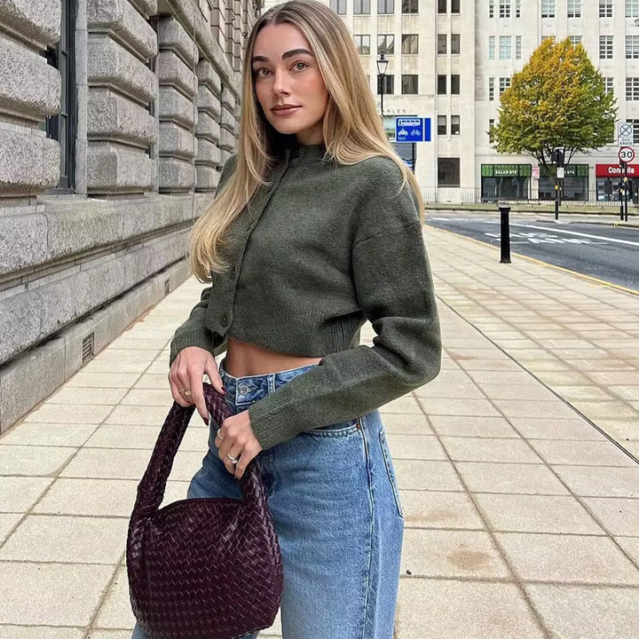 Damen Kurzpullover mit knopfbeschichtetem Design Drune