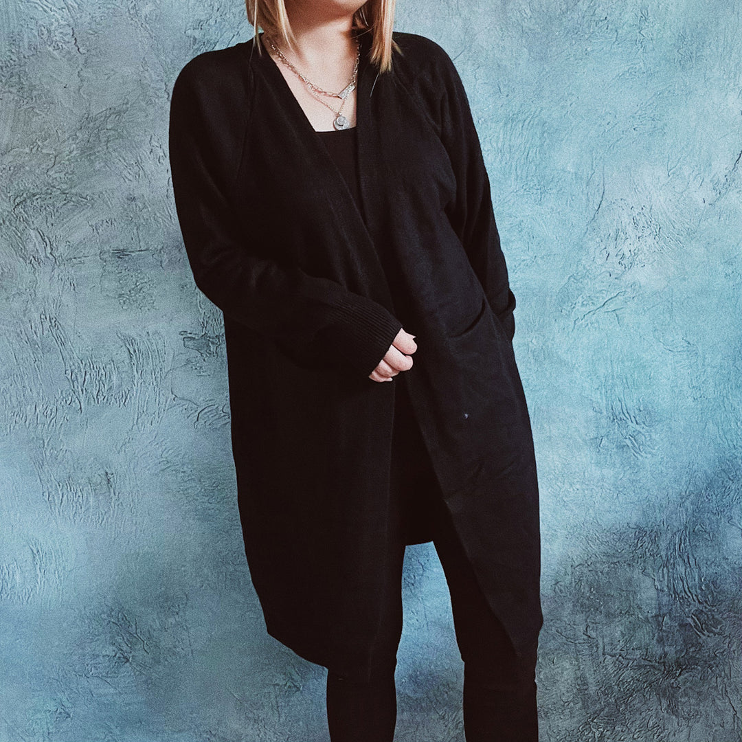 Damen lässige Strickjacke mit tiefem Schnitt und praktischen Taschen Drune