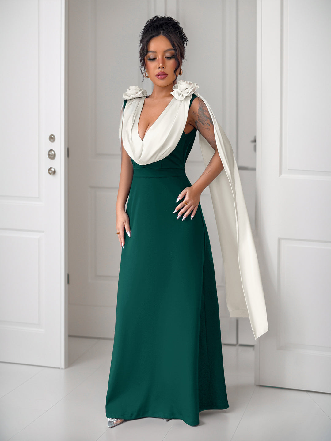 Damen Elegantes Wickelkleid mit floralem Akzent Drune