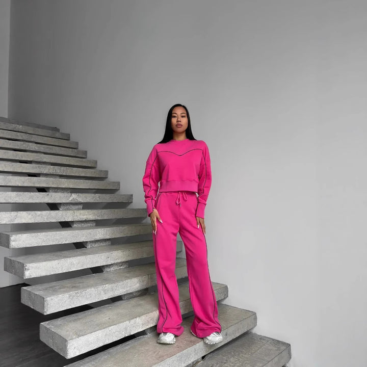 Damen sportliches Lounge-Set mit weitem Schnitt und seitlichen Streifen