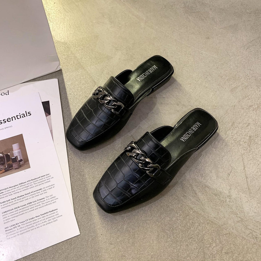 Damen Mules mit hochwertiger Kroko-Prägung und modischer Kettenapplikation Drune