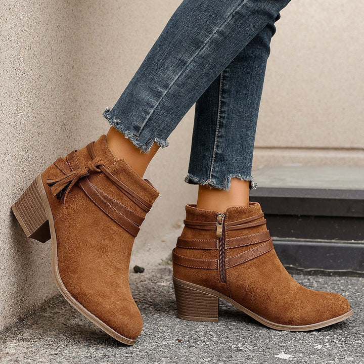 Damen nan samtige Knöchelstiefel mit dekorativen Riemen, Quasten und seitlichem Reißverschluss Drune