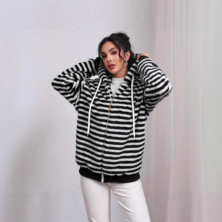 Damen Flauschige Strickjacke mit kontrastierenden Streifen Drune