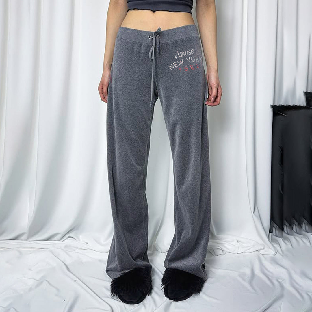 Damen nan weite Velours-Loungehose mit Tunnelzugbund, Kordelzug und dezenter Logo-Stickerei Drune