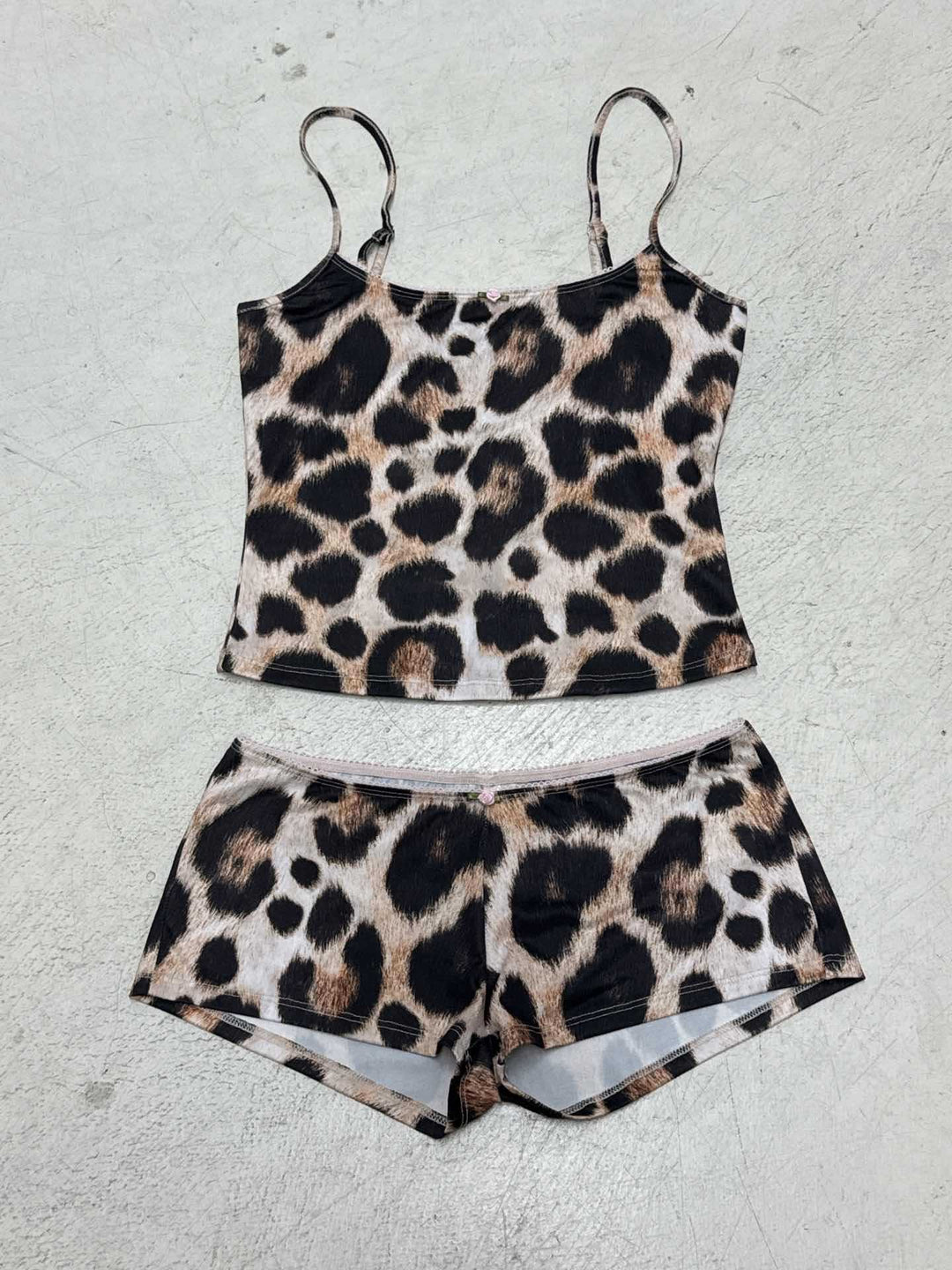 Damen sportliches Set mit Leopardenmuster Drune