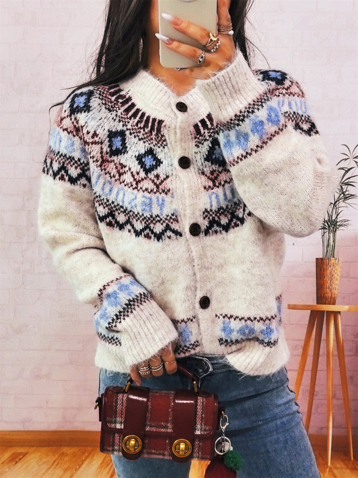 Damen Strickjacke mit buntem nordischen Muster und hochwertigen Holzknöpfen Drune