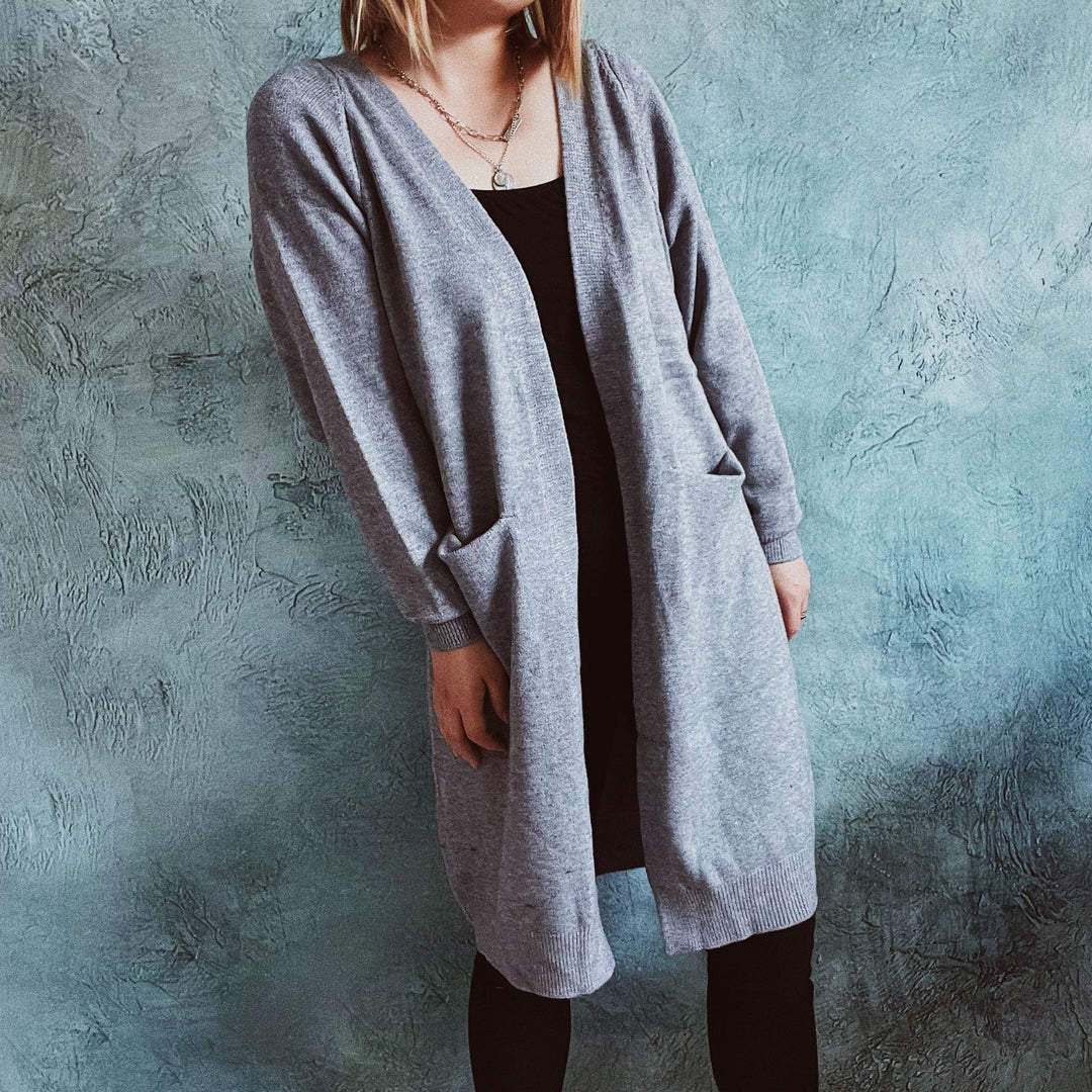 Damen lässige Strickjacke mit tiefem Schnitt und praktischen Taschen Drune