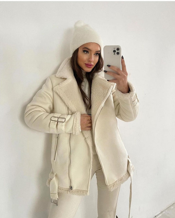 Damen trendige Kunstlederjacke mit kuscheligem Innenfutter und seitlichen Reißverschlüssen Drune