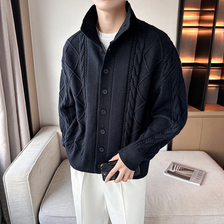 Herren Grobstrickpullover mit modernem Stehkragen und Knopfleiste Drune
