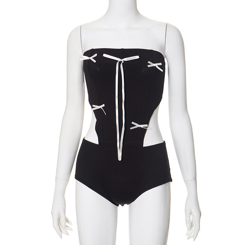 Damen Bandeau-Badeanzug mit dekorativen Kordelzügen und figurformendem Schnitt Drune
