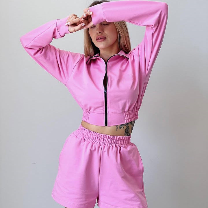 Damen Sportliches Freizeit-Set mit trendy cropped Jacke und Shorts Drune