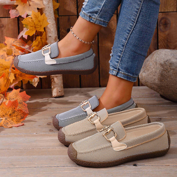Damen leichte Slip-On Mokassins mit atmungsaktivem Mesh-Obermaterial und modischer Schnallenverzierung Drune