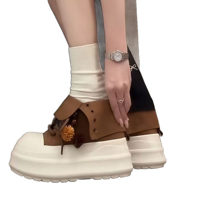 Damen Sportliche Plateau-Sneaker mit verspielten Anhängern Drune