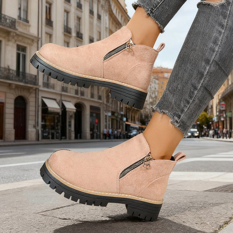 Damen nan knöchelhohe Wildlederimitat-Stiefelette mit seitlichem Reißverschluss, Zuglasche und robust profilierter Gummisohle Drune