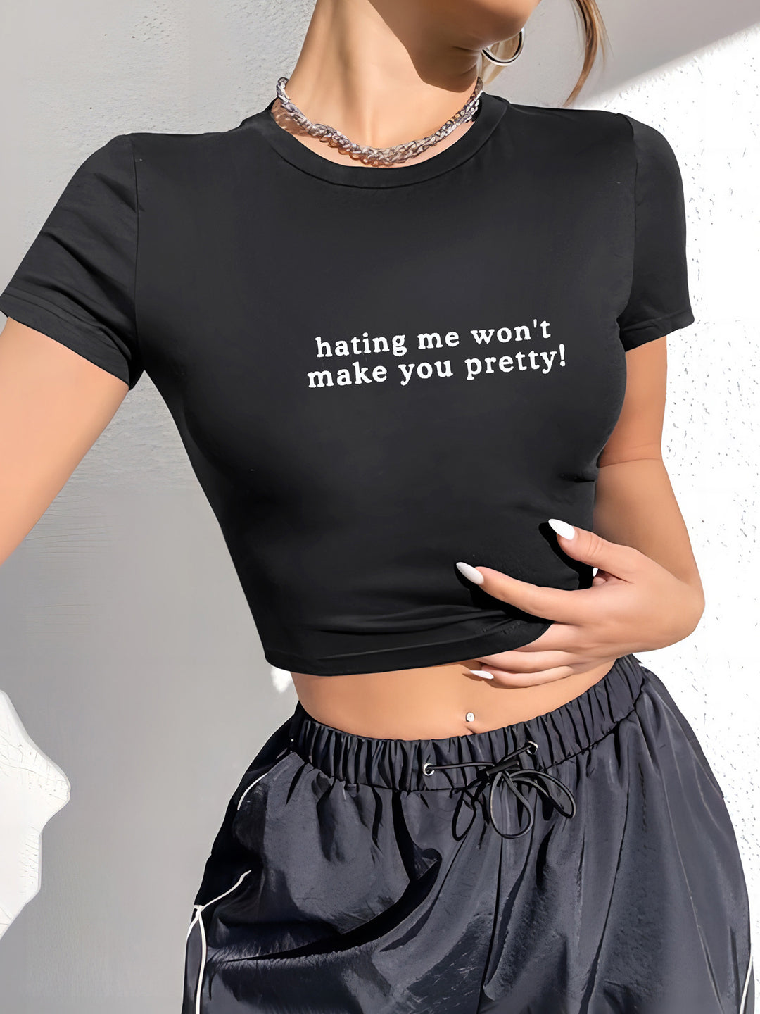 Damen Crop-T-Shirt mit modernem Grafiken-Aufdruck Drune