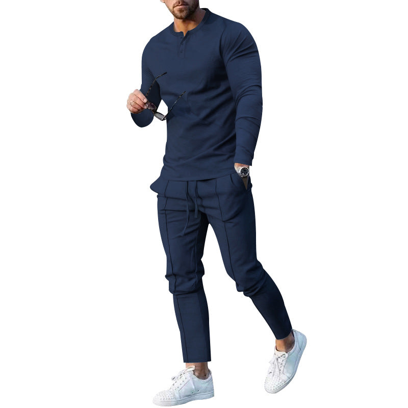 Herren athletisches Freizeit-Ensemble mit langärmligem Henley-Oberteil und bequemen Jogginghosen Drune